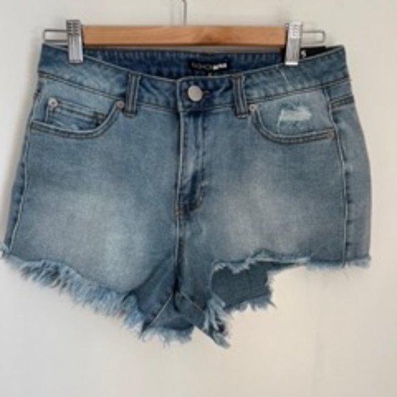 NWT | Fashion Nova | Jean High Waisted Distressed Shorts | Size 5 - Picture 5 of 13